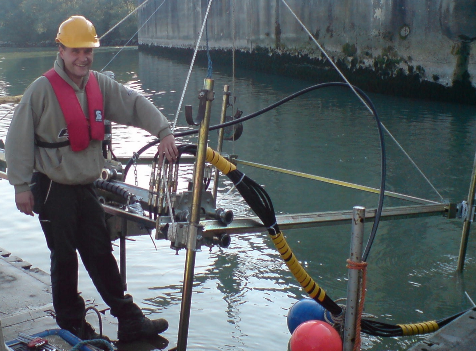 Hydroblast performing Underwater Hydrodemolition